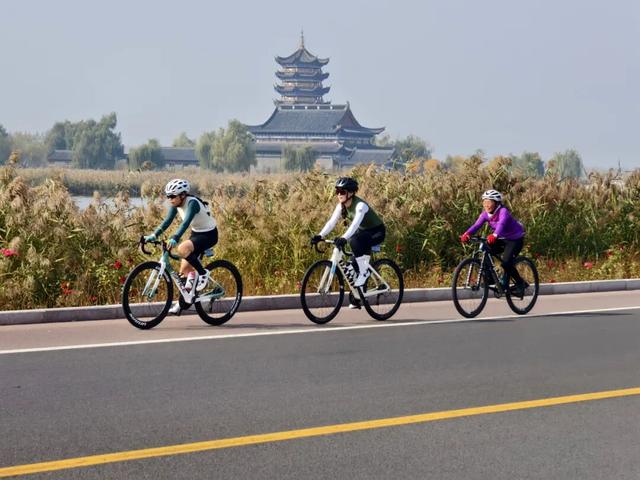 Emo救星！东平湖开启初冬镜面模式，带来满格治愈力~