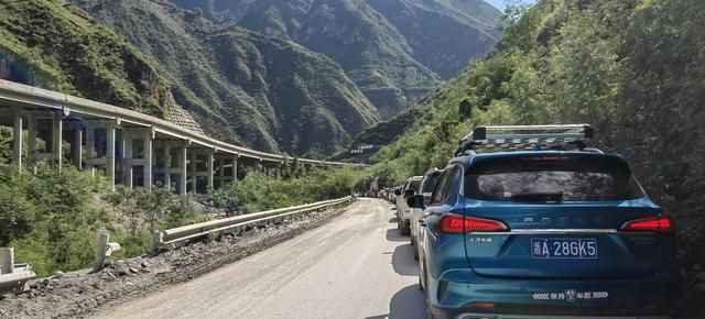 一车一人自驾游（一）：谷克德的雪景美如童话，波洛云海如入仙境