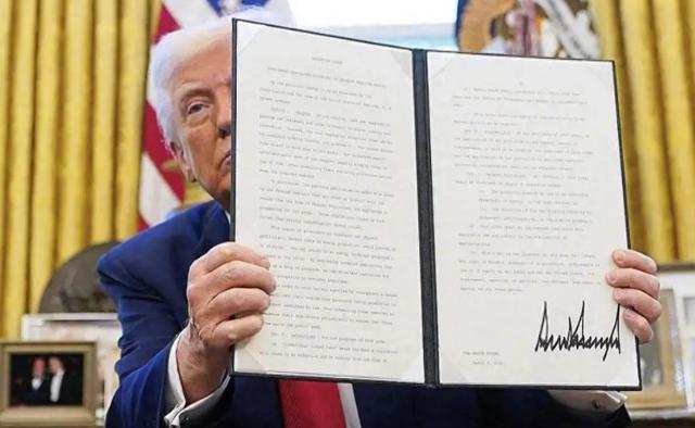 日本两手反击呼之欲出，3条诡计从东边下手，特朗普再批一亿军援