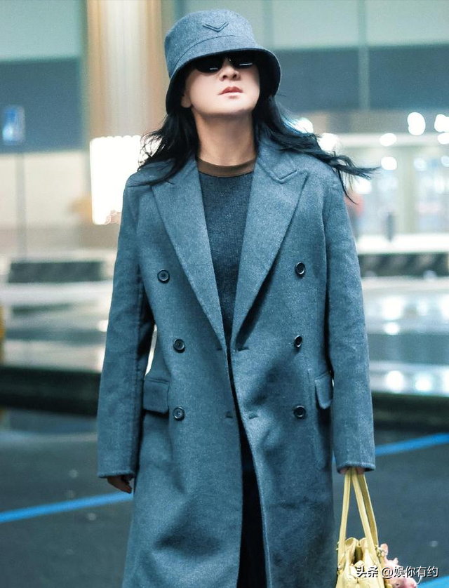 退出春晚	、被综艺“开除”，43岁贾玲近况曝光，走路喘息声明显