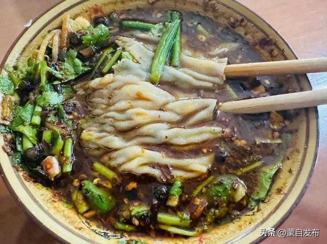 跟着赛事游蒙自 | 蒙自米线百变秀，吃货的快乐老家！