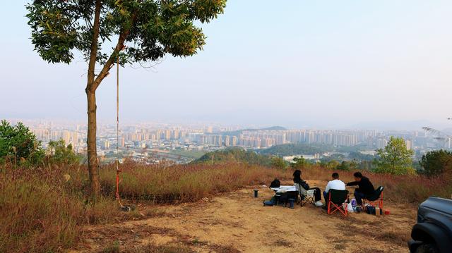 梅城西郊发现俯瞰梅城的最佳景点，一眼可见皇家名典金沙湾千佛塔