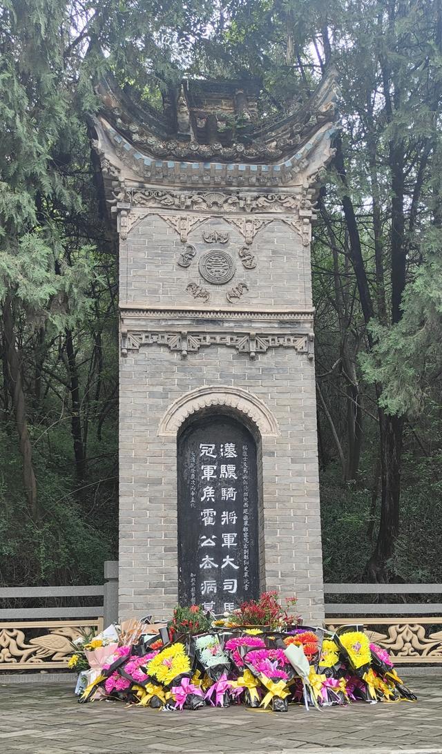 贺测亮 随笔：拜谒战神霍去病