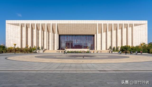 乌兰布统与克什克腾和赤峰的关系，它们的名字是什么意思呢？