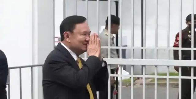 76岁高龄他信被判服刑一年，佩通坦彻底认命，感谢泰王法外开恩
