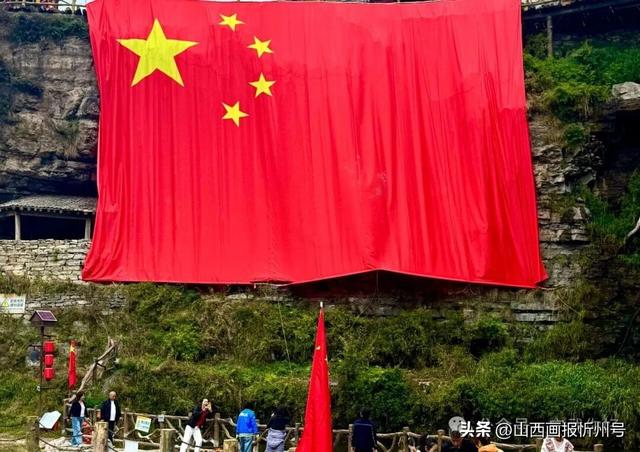 宁武：国庆景区人气旺 暖心畅游有保障