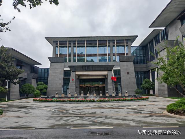 在邯郸住三天，每天餐后在邯郸这家花园式酒店院子里散散步真惬意