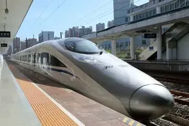 每年收入上万亿，国家铁路为何还是不赚钱？图片