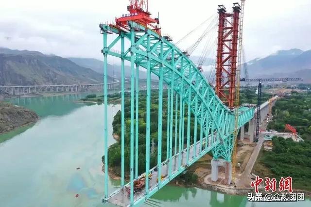这座"世界第一跨"大桥为啥在合龙前塌了？带你分析背后的原因！