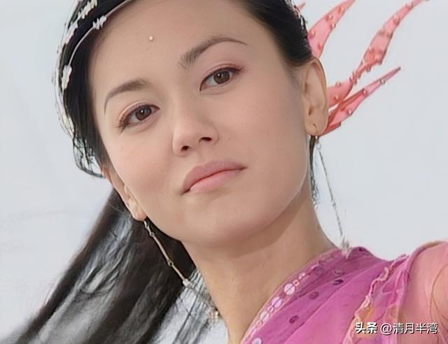 再看03版《倚天屠龙记》：得亏是她演赵敏，不然真压不住这群绝色