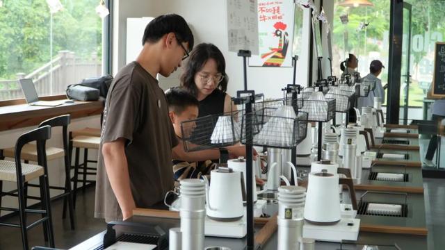 思茅区：咖啡庄园迎来暑期旅游热 解锁“咖旅融合”新玩法