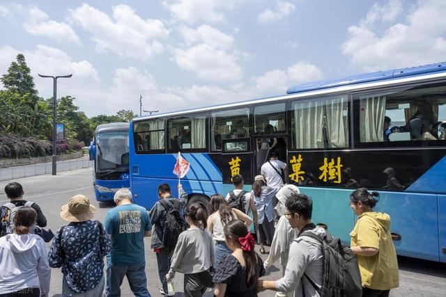 2025年亿万“避暑大军”涌向“洋芋国”，两亿人正在集结赶来！