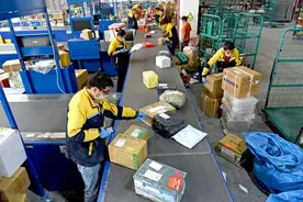 去年全国重点地区快递服务全程时限为53.88小时 同比缩短2.54小时图片