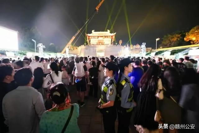 赣州假期火爆出圈，人人人人警人人人人...