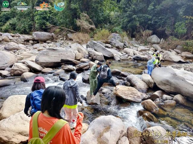 王下溯溪、船型屋寻踪、皇帝洞探秘，这场雨林黎乡之旅太上头！