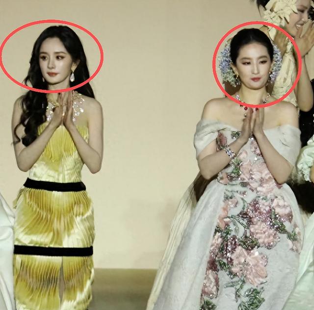 活动现场堪称混乱，杨幂刘亦菲表现截然不同，一人抢C位受到反噬