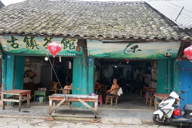 成都：打白酒下馆子，逛简阳石桥百年老街