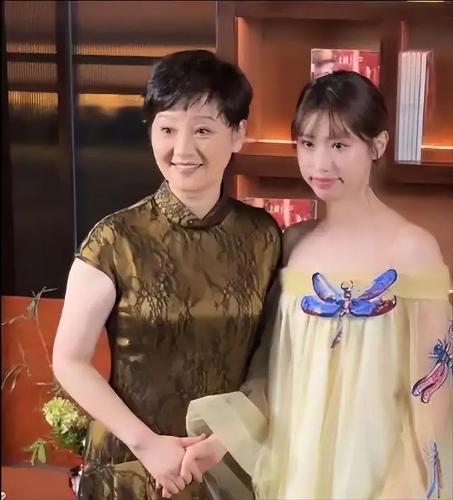 徐帆回应离婚5个月，冯小刚近况曝光，他的“小心思	”再藏不住了