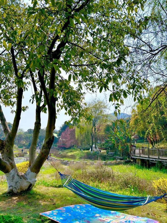 周末晒太阳！这几地有湖水+草坪+1h可达