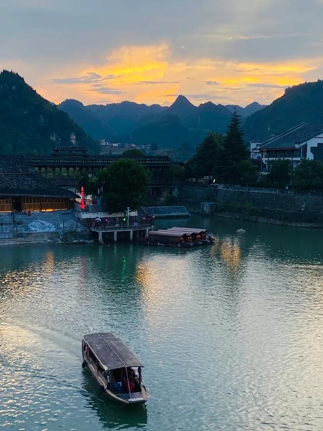 边城印象:一口吃三省 三地闻鸡鸣!
