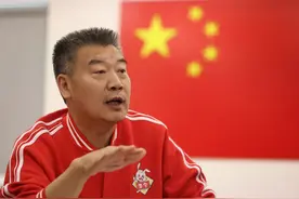 国乒总教练李隼接受采访，针对国乒回应近期比赛成绩起伏：严肃对待问题，及时认真总结图片