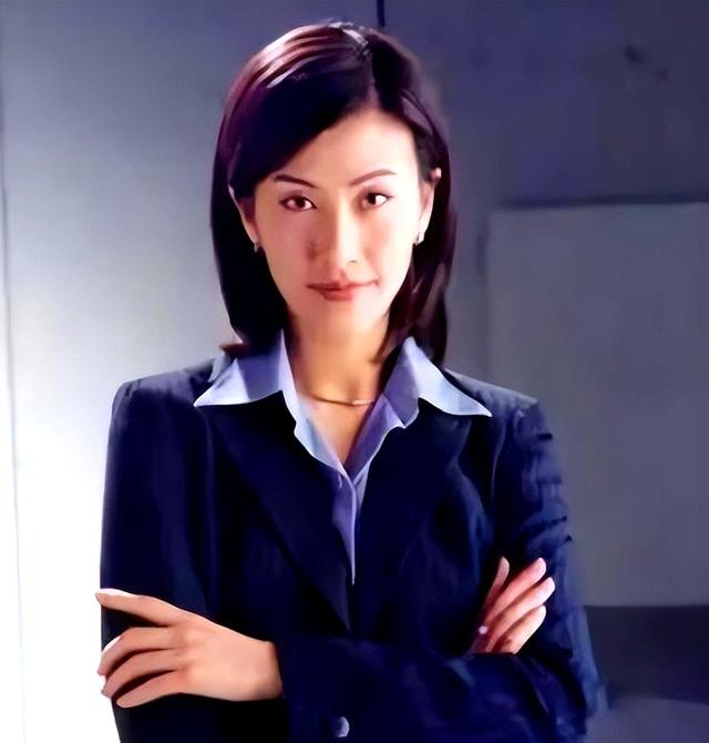67岁丈夫花心，与妻子密友关系暧昧，跳水皇后伏明霞真嫁得好吗
