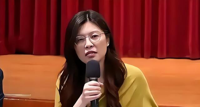 最后一场国民党主席辩论会，对于是否支持统一，郑丽文给出了答案