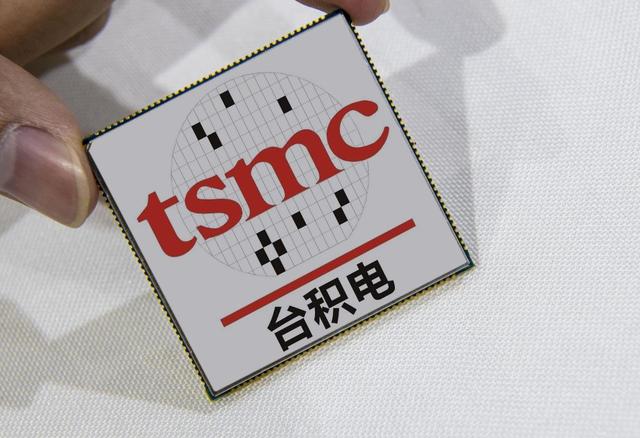 特朗普抢走英特尔10%股权？台积电急了：或退回美国“芯片补贴”