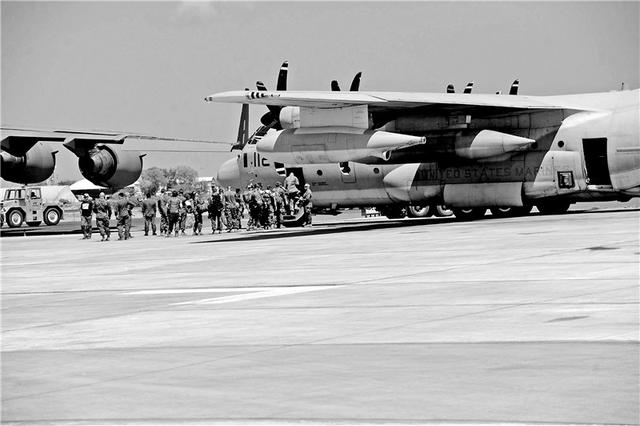 俄轰炸机部署北极覆盖美全境，美军又卷入政变，美担心危机难终止