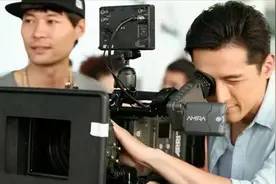 胡歌也带不动？名字太难念，她成胡歌唯一没火的女主角！图片