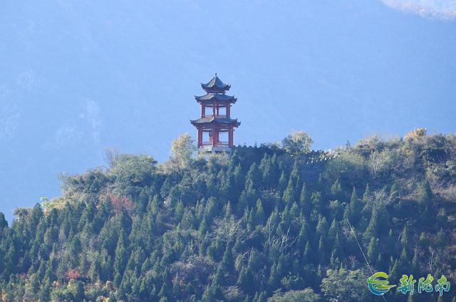 两江交汇碧波现