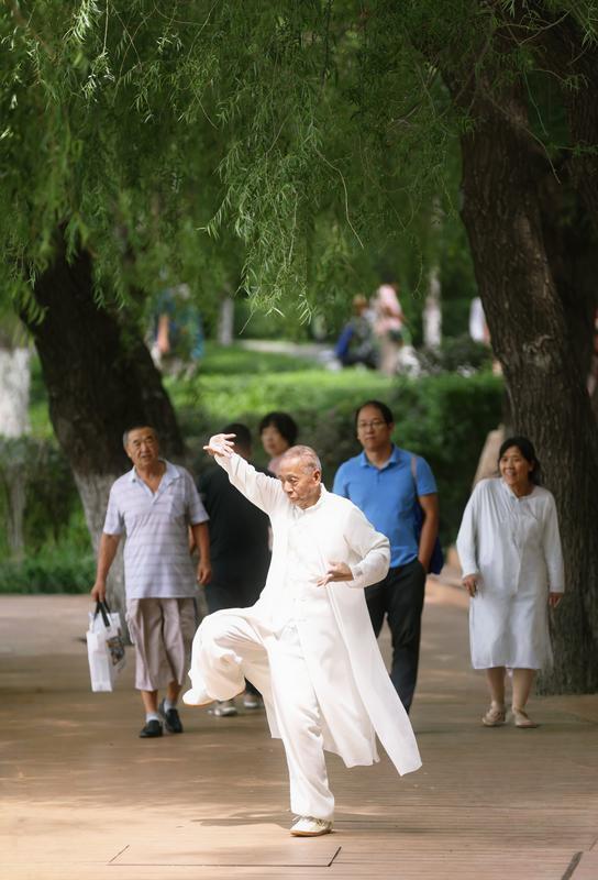 绿满南湖