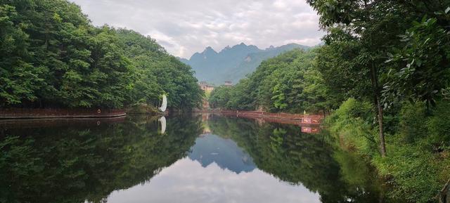 伏牛山世界地质公园内 三个“5A”景区为什么都能火爆出圈