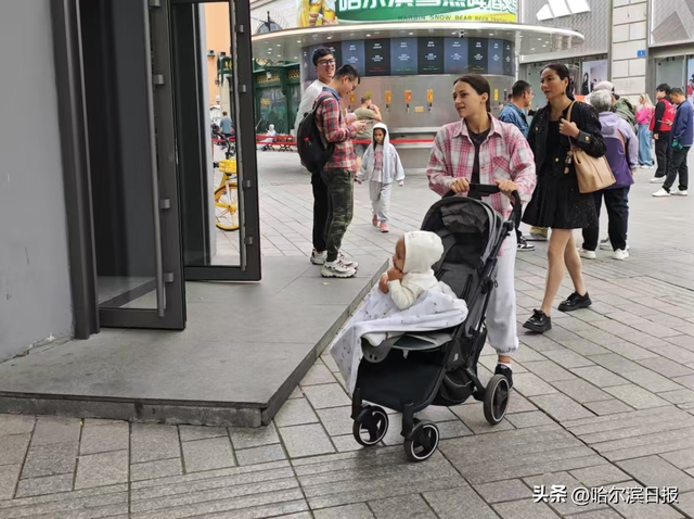 冰城秋韵引客来！哈尔滨“双节”文旅市场热力全开，商家“掏家底”待客