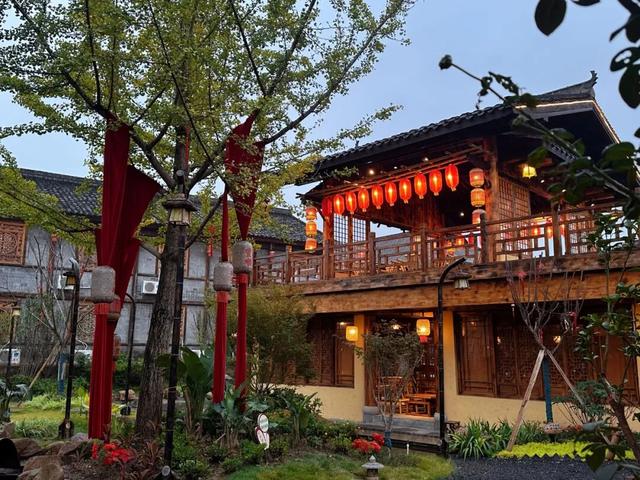 昭化的雨天秋意，古城的千年诗意，这个秋天，来昭化古城进行一场雨的约会吧！