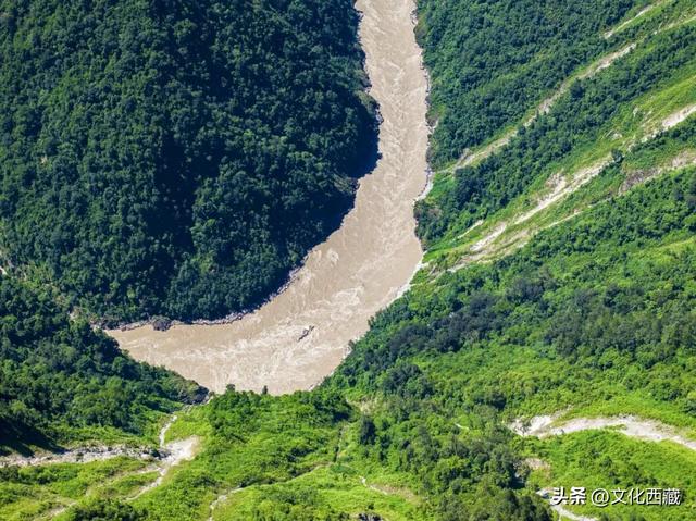 这个中国最后一个通公路的县城！凭什么成为无数人的此生必去？