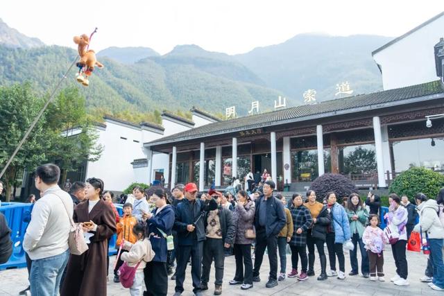 研学、健身、登山、赏景…周末的明月山也太热闹了！