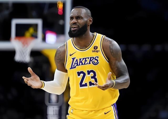 詹姆斯只差71助攻，达成历史第二人！湖人正式宣布，解雇巴斯家族