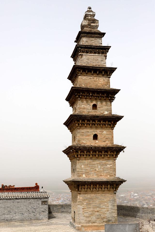 坡上孤塔——万荣八龙寺塔