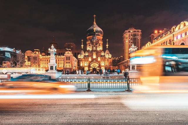 它是国内最有 “割裂感” 的城市之一！西洋风情又不失东方韵味