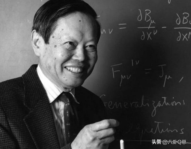 杨振宁去世仅3天，令人担忧的事发生了，原来翁帆一个字都没说错