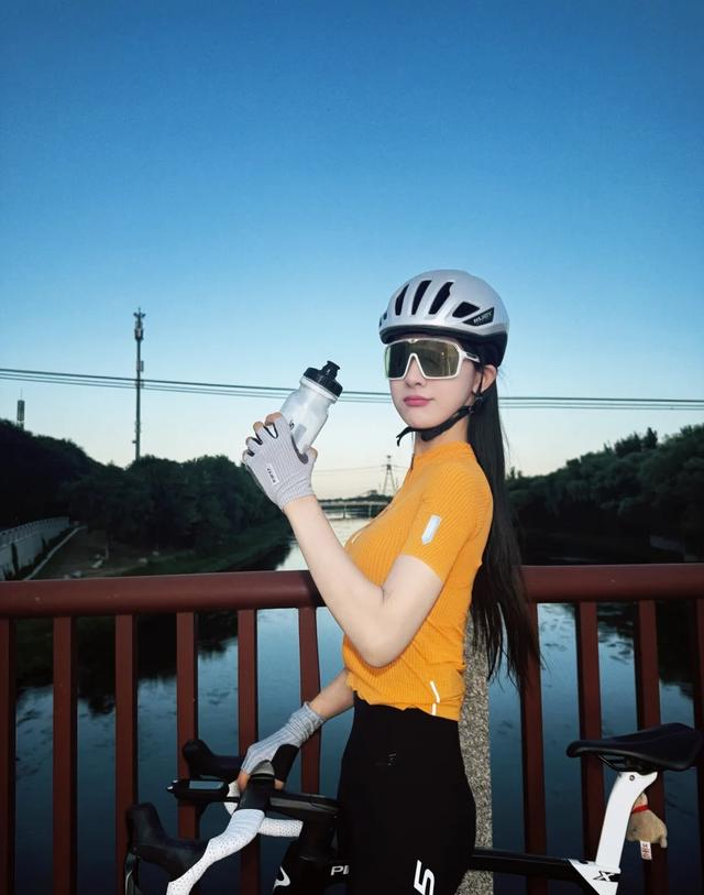 为啥爱运动的人穿搭都很暴露？她们不害臊吗！