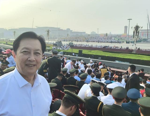 没想到九三阅兵才过去4天，令人担心的事情就在唐国强身上发生了