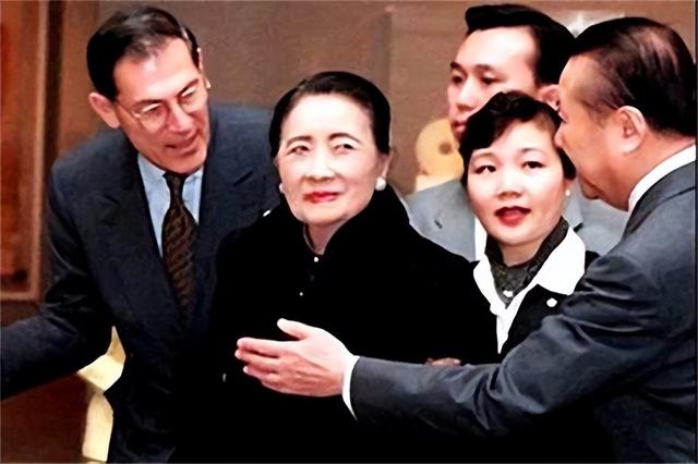 宋美龄贴身护士揭秘：她晚年在美国时，经常嘟囔“没有铜钿”