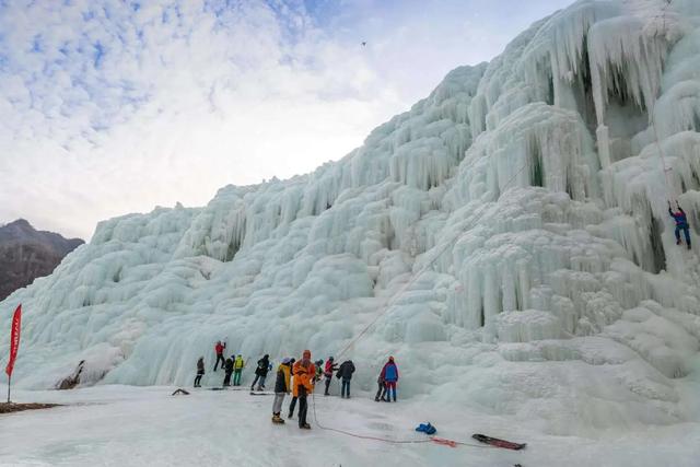 别再愁周末去哪玩！京北玉渡山冰瀑奇观已上线，一秒闯入冰雪童话