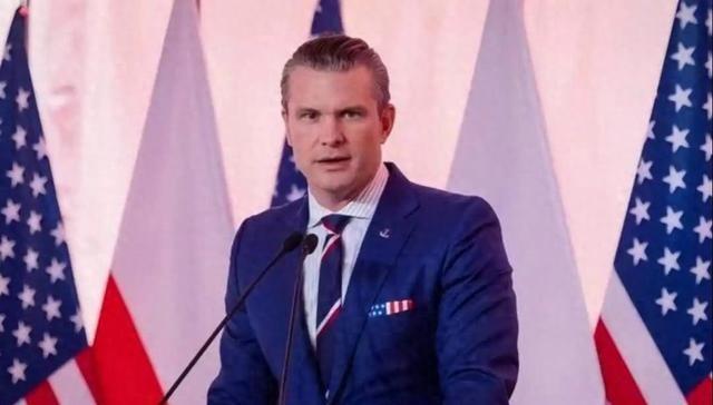 特朗普还没登机访华，美防长突然通告全球，美方无意改变台海现状