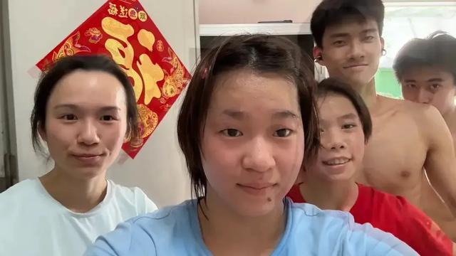 练瘦了！ 就在今天 8月10号晚 跳水队传来全红婵 消息