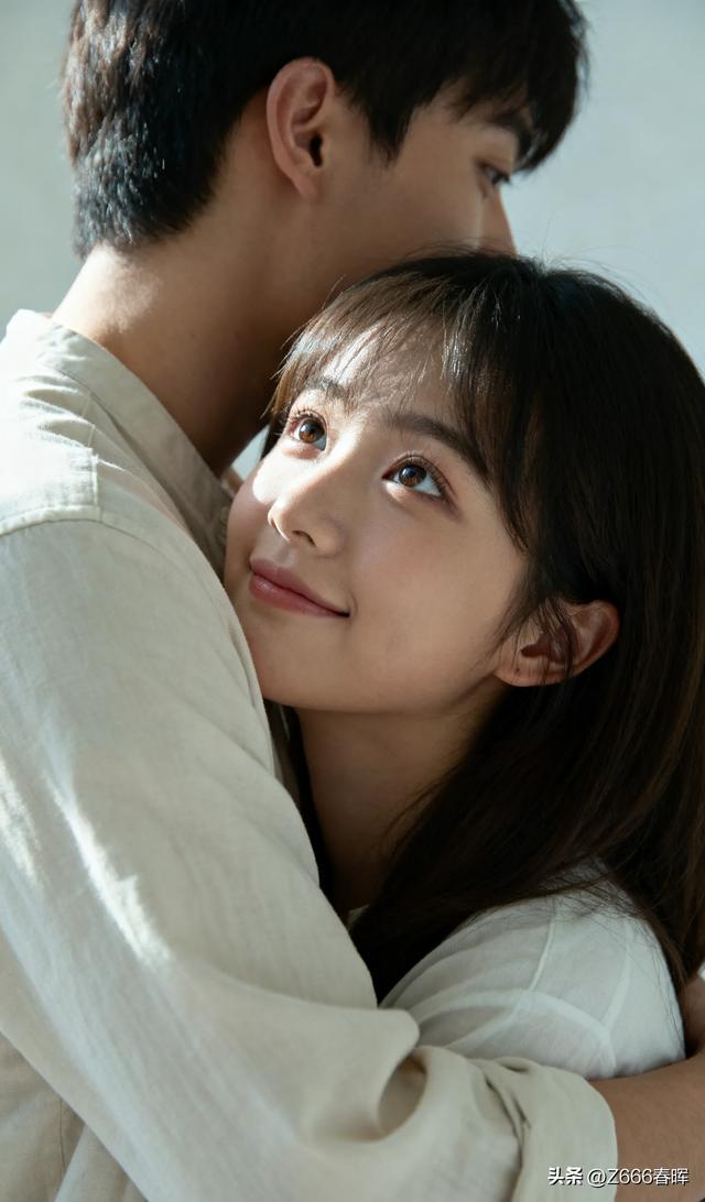 女生如何撒娇才能让男生无法抗拒？3个绝招让他瞬间心软