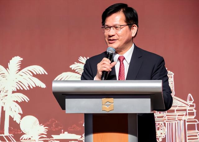 局势已恶化，10国踩踏中国红线，中方枪打出头鸟，菲必须付出代价