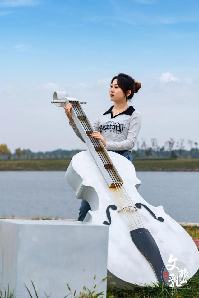 这条「五彩斑斓」的赏秋路线，把秋天都打包给你了！